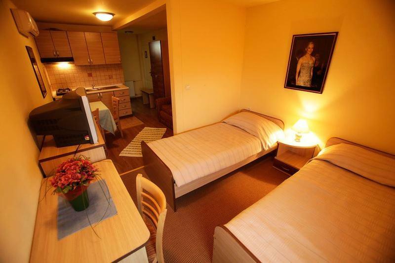 The Movie Resort Aparthotel Tribalj Екстериор снимка