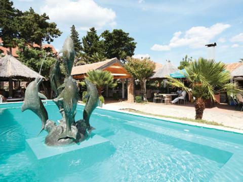 The Movie Resort Aparthotel Tribalj Екстериор снимка